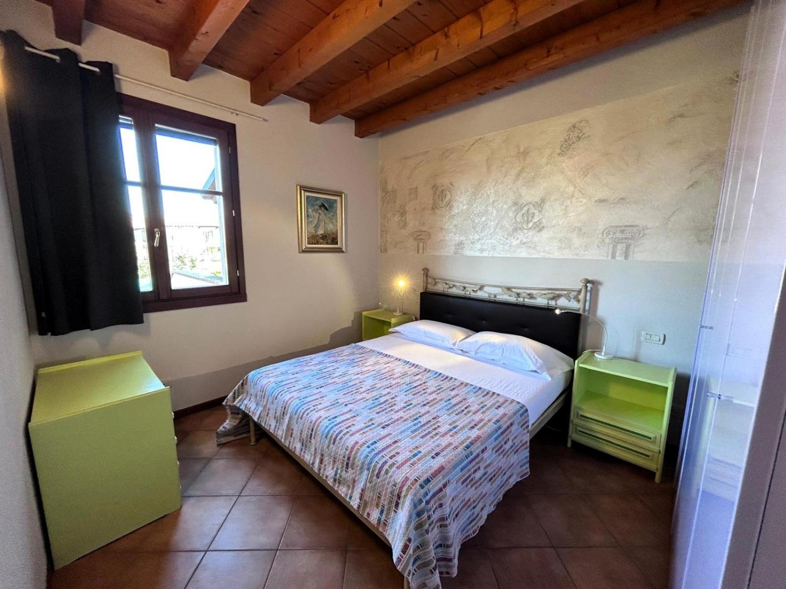 Garda Village 11 *